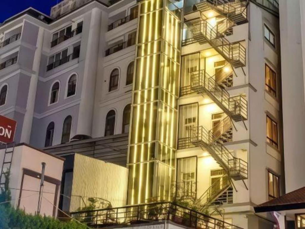 Gold Night Hotel Da Lat Zewnętrze zdjęcie
